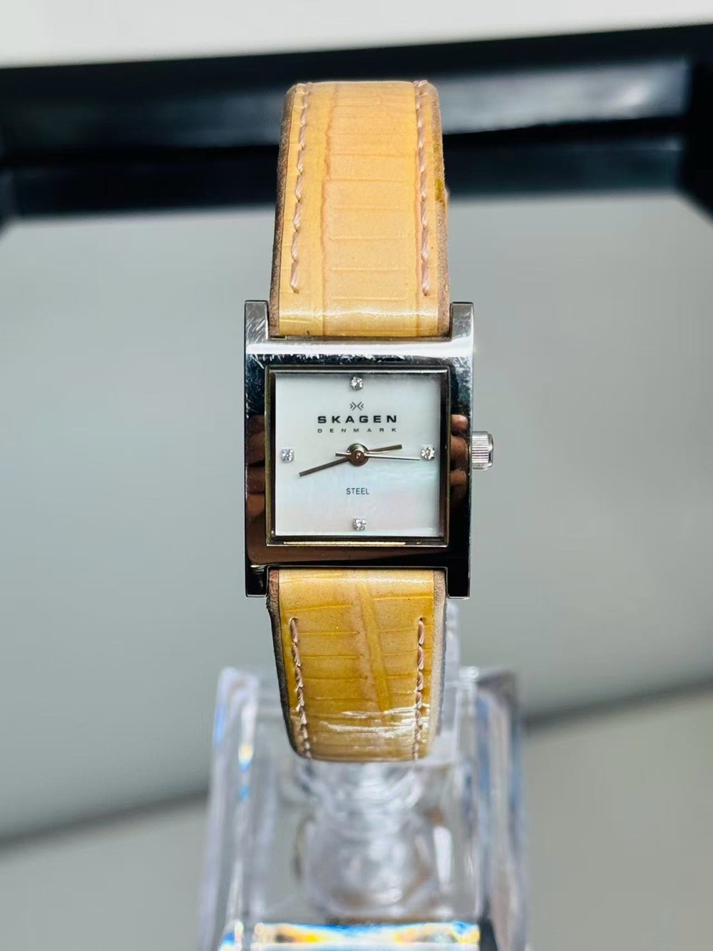 Vintage Skagen Denmark Women’s Quartz 20mm Watch Pearl Dial New Battery Runs